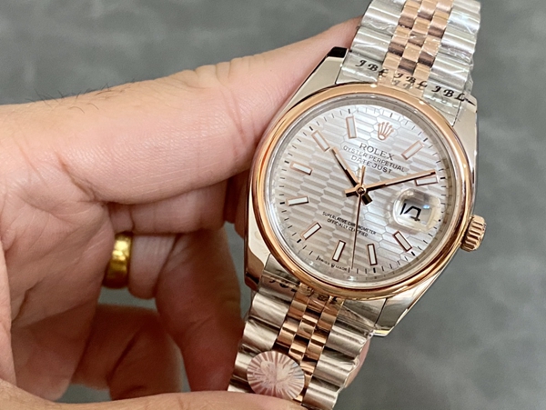 激安ロレックス背面デザイン